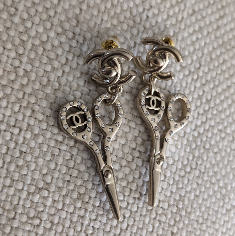Authentic Chanel VERY rare light gold & crystal Scissor earrin…